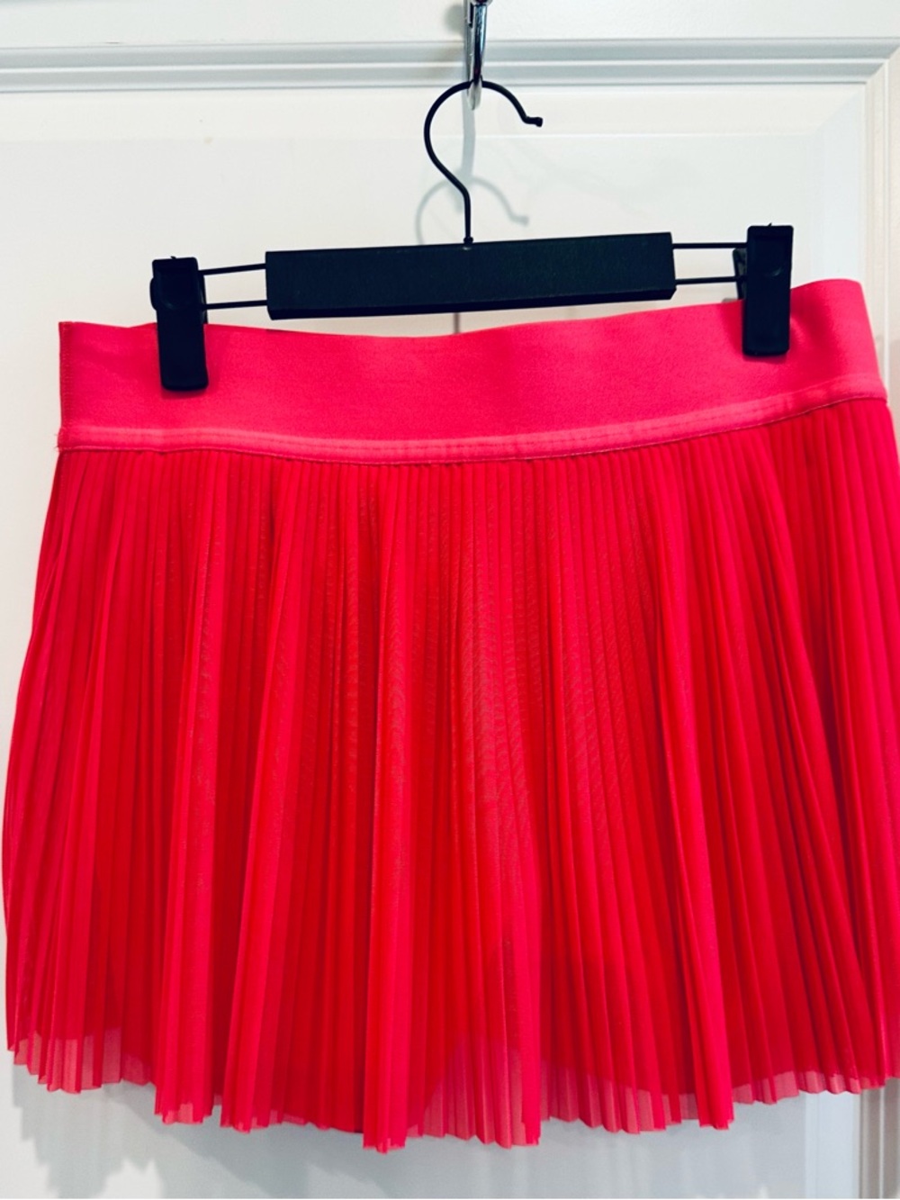 lululemon athletica Hot Pink Pleated Mini Skirt - Picture 3 of 7